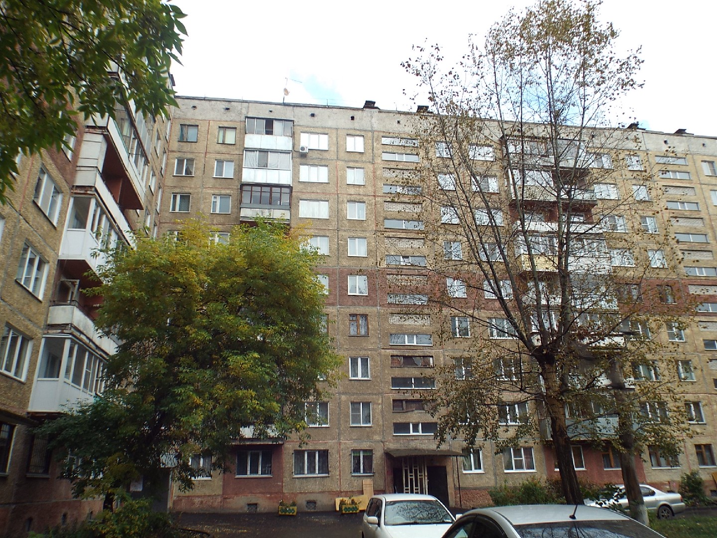 край. Алтайский, г. Барнаул, ул. Солнечная Поляна, д. 7-фасад здания