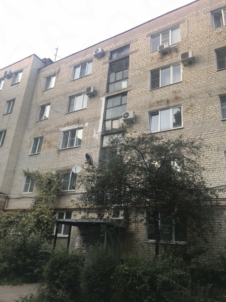 край. Краснодарский, г. Армавир, ул. Советской Армии, д. 105-фасад здания