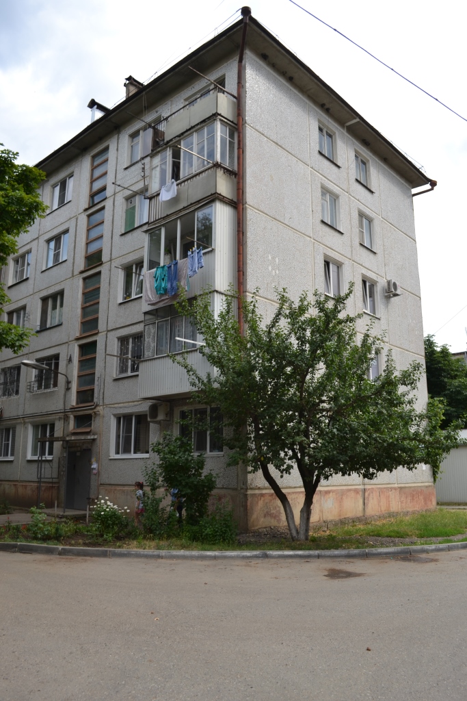 край. Краснодарский, г. Армавир, ул. Советской Армии, д. 107-фасад здания