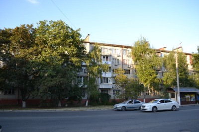 край. Краснодарский, г. Армавир, ул. Советской Армии, д. 107-фасад здания