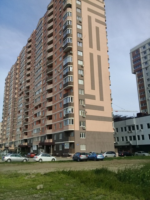 край. Краснодарский, г. Краснодар, ул. Домбайская, д. 12-фасад здания