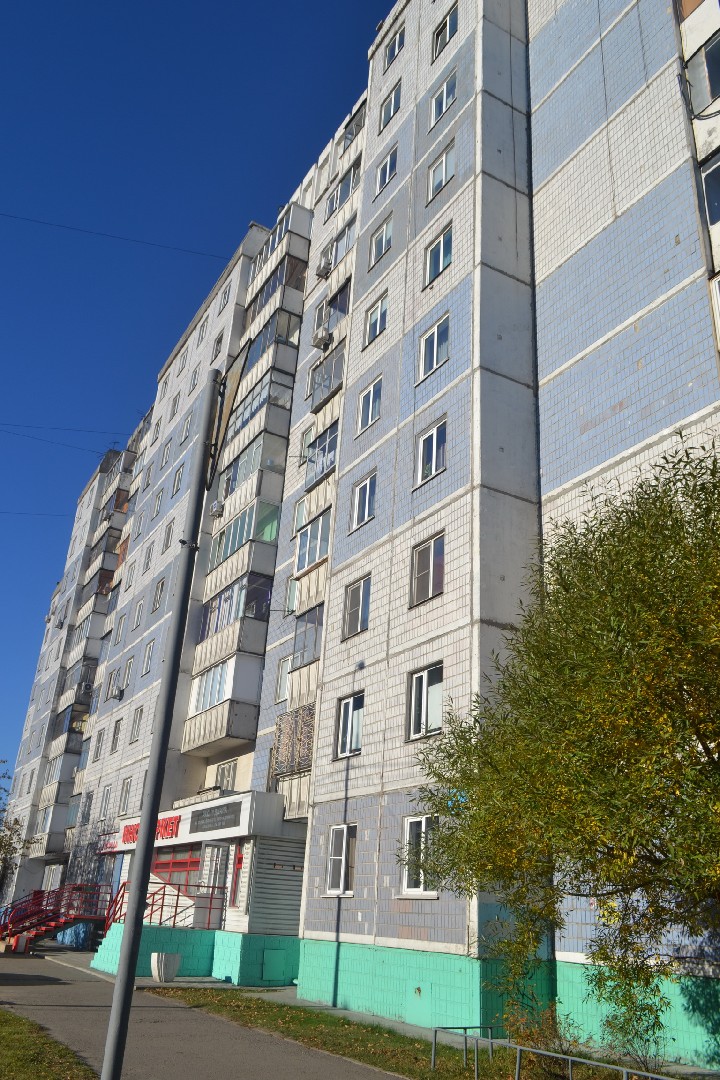 край. Алтайский, г. Барнаул, пр-кт. Строителей, д. 34-фасад здания