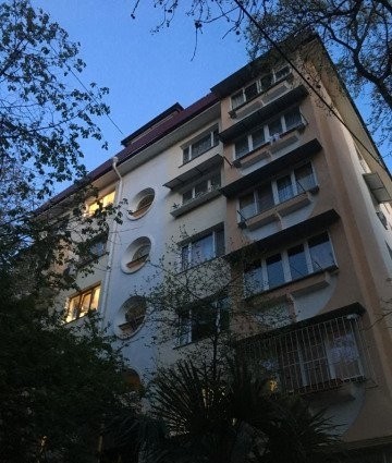 край. Краснодарский, г. Сочи, ул. Кубанская, д. 6-фасад здания