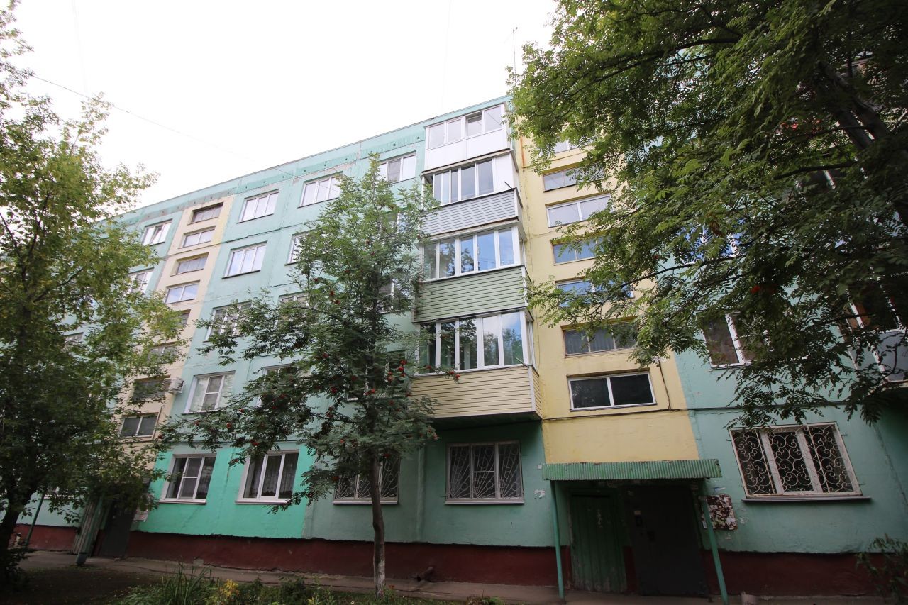 край. Алтайский, г. Барнаул, ул. Сухэ-Батора, д. 18-фасад здания