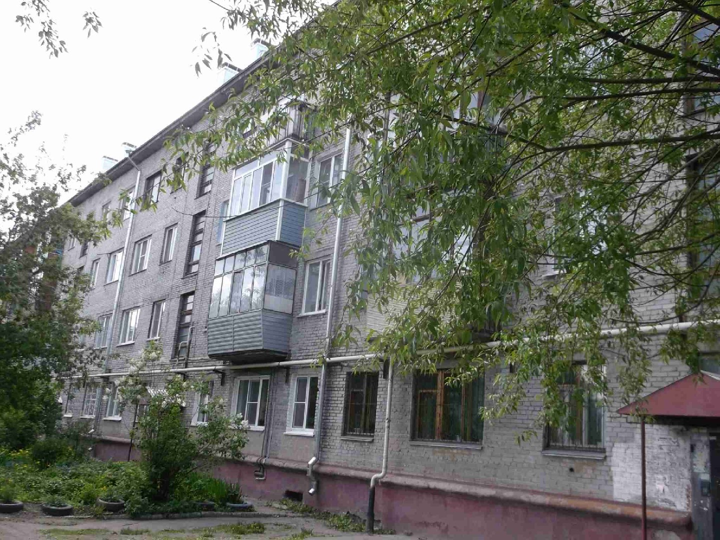 край. Алтайский, г. Барнаул, ул. Тимуровская, д. 64-фасад здания