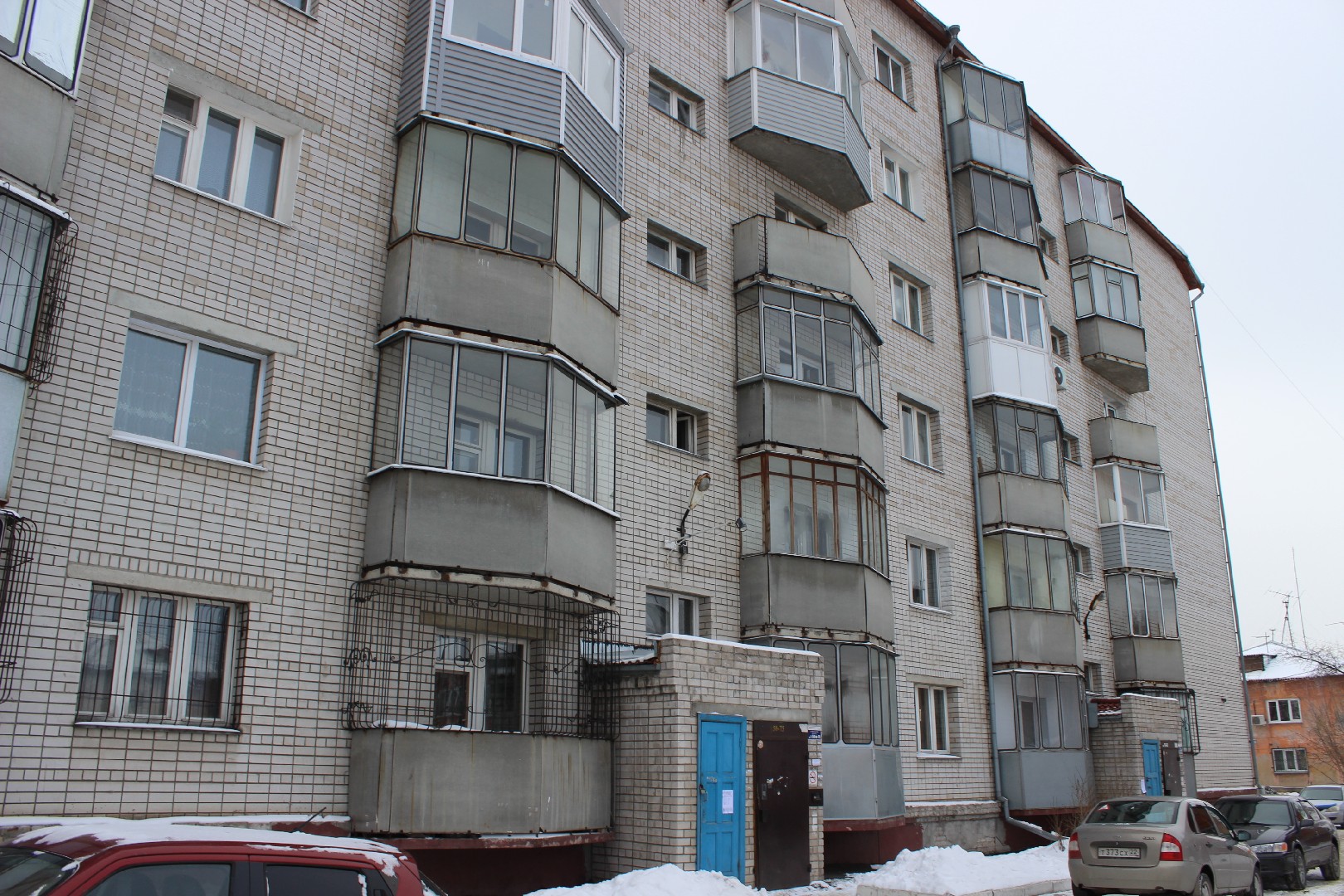 край. Алтайский, г. Барнаул, ул. Фурманова, д. 26а-фасад здания
