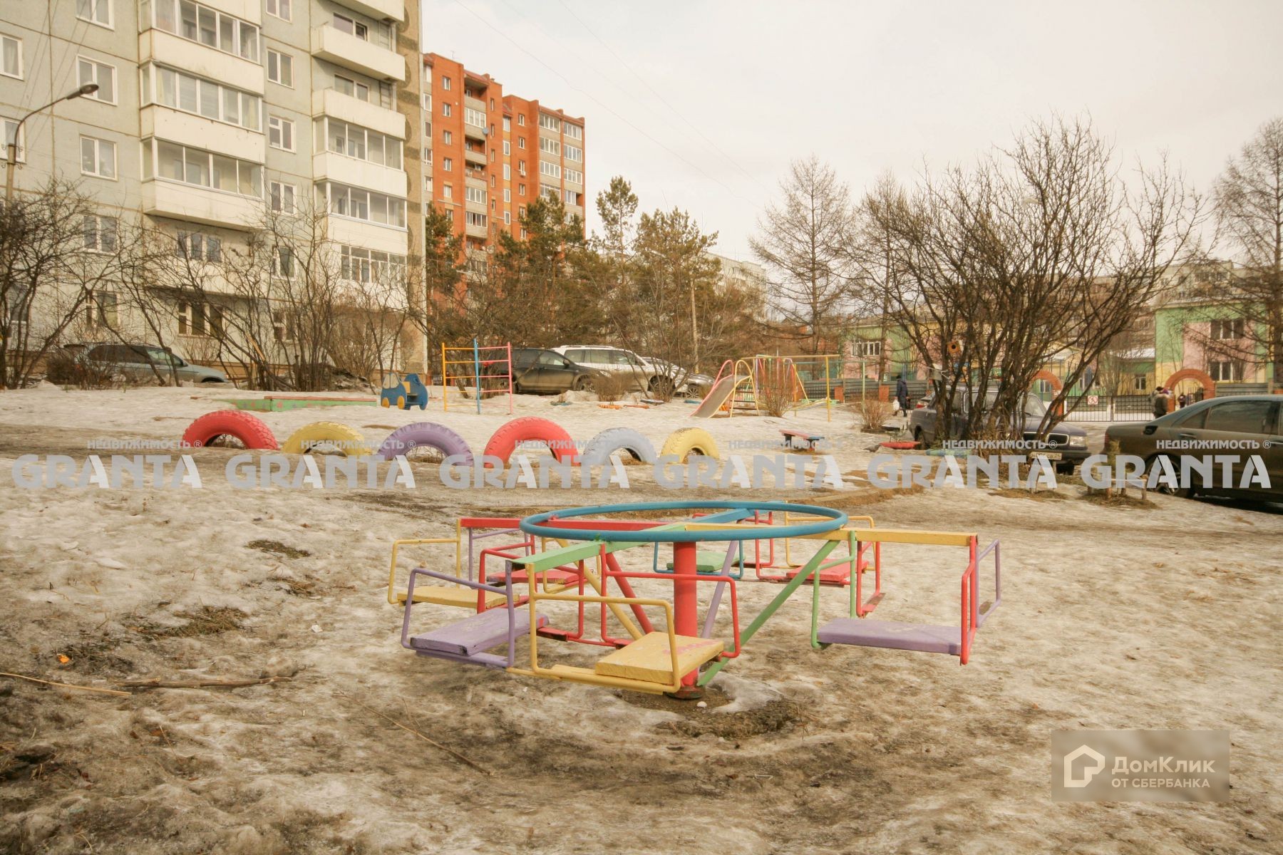 край. Красноярский, г. Красноярск, ул. Академгородок, д. 20-придомовая территория