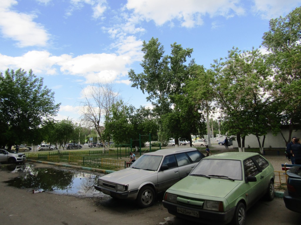 край. Красноярский, г. Красноярск, ул. Александра Матросова, д. 26-придомовая территория