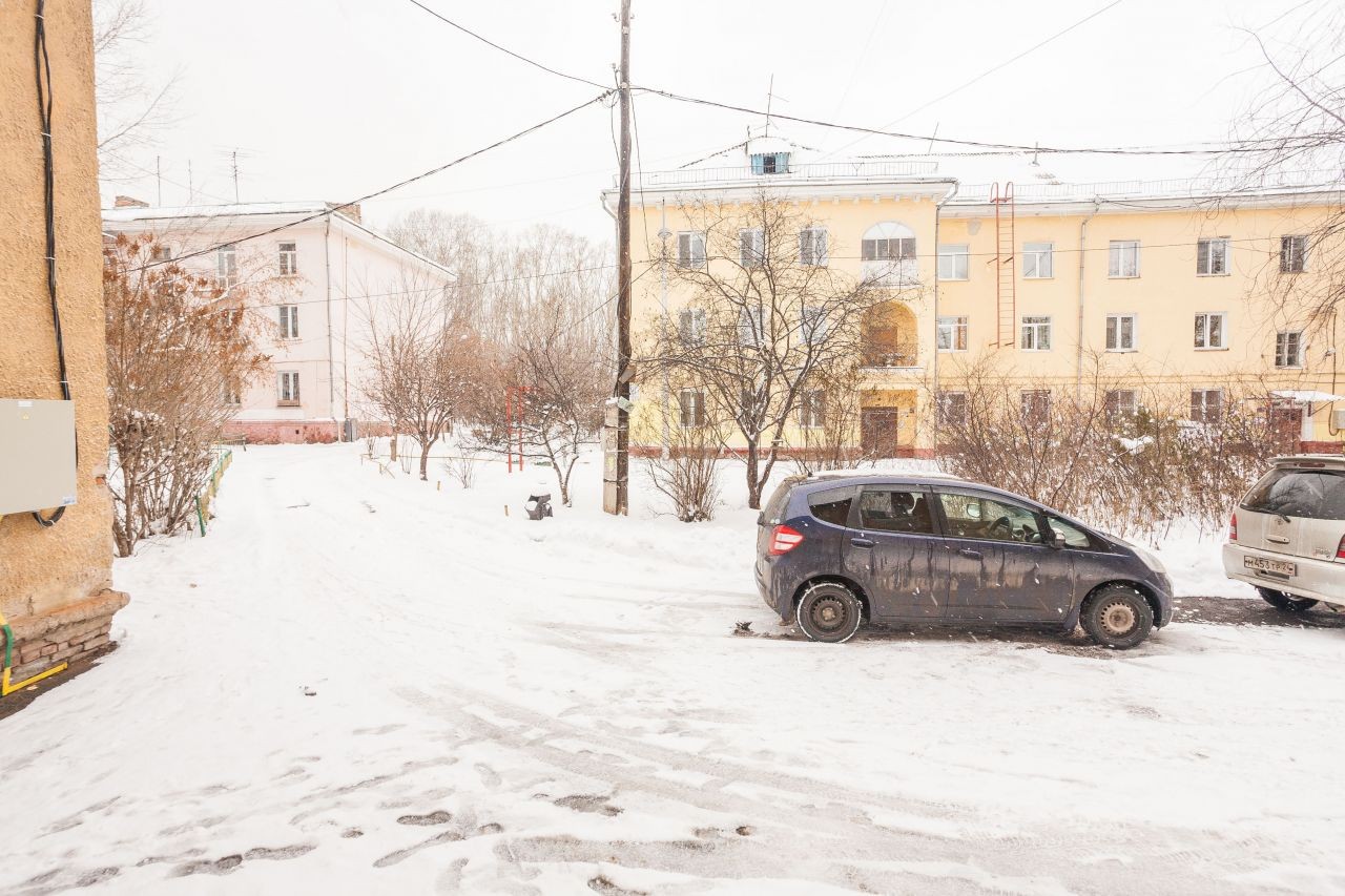 край. Красноярский, г. Красноярск, ул. Баумана, д. 20А-придомовая территория