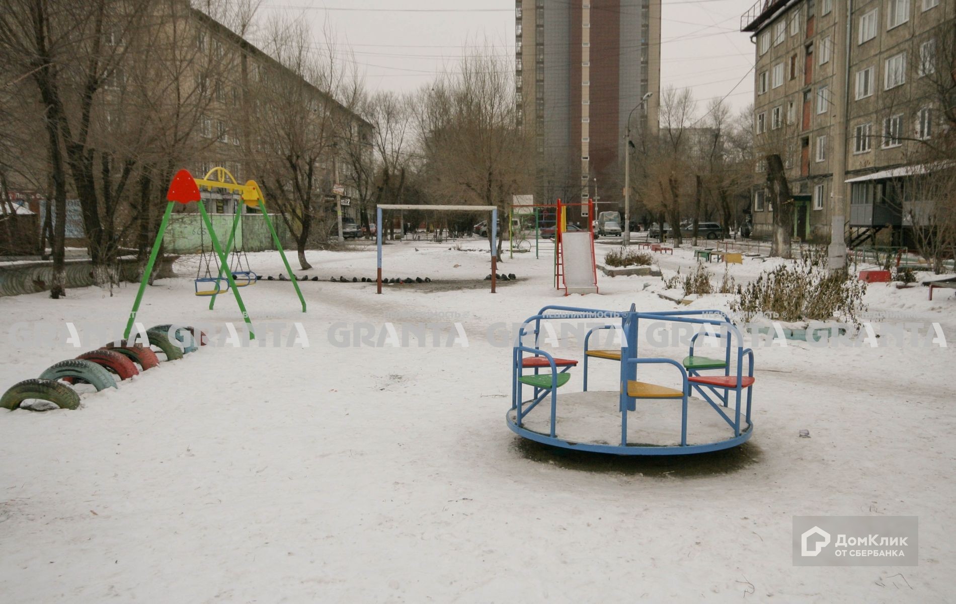 край. Красноярский, г. Красноярск, ул. Воронова, д. 14/2-придомовая территория