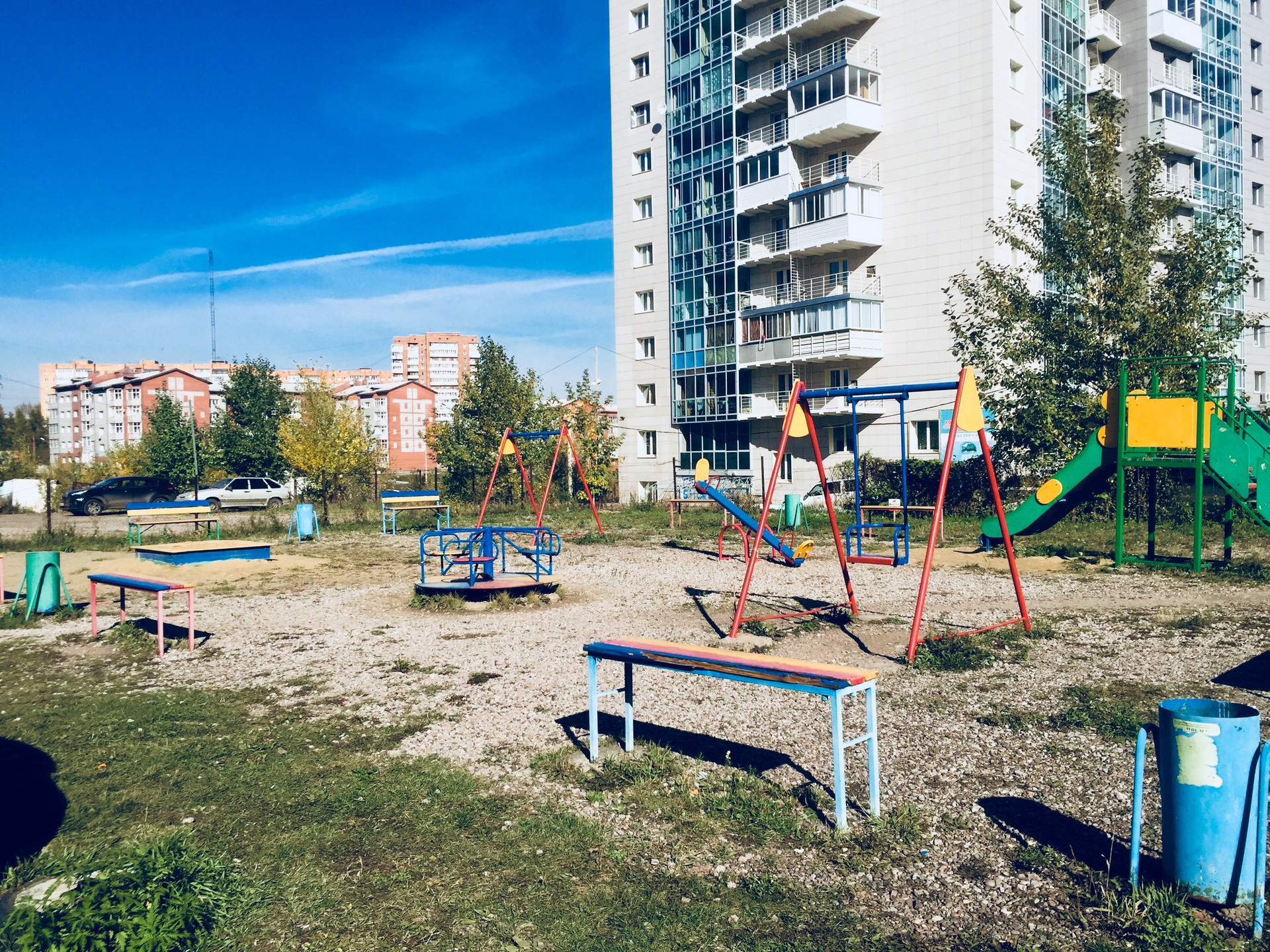 край. Красноярский, г. Красноярск, ул. им Героя Советского Союза В.В.Вильского, д. 16-придомовая территория