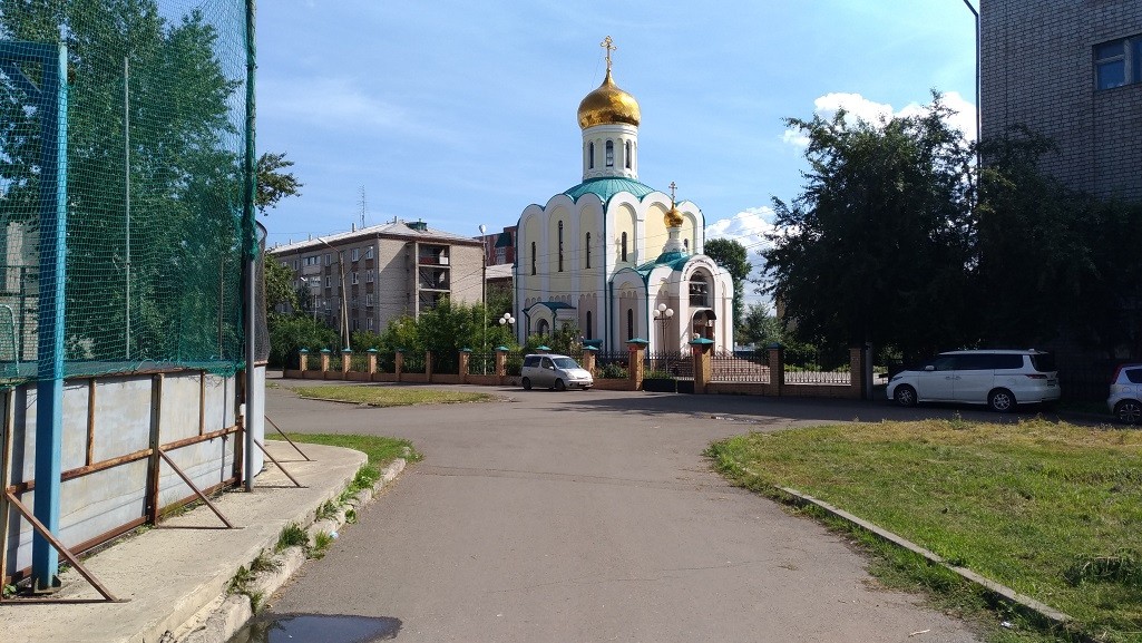 край. Красноярский, г. Красноярск, ул. Ломоносова, д. 102-придомовая территория