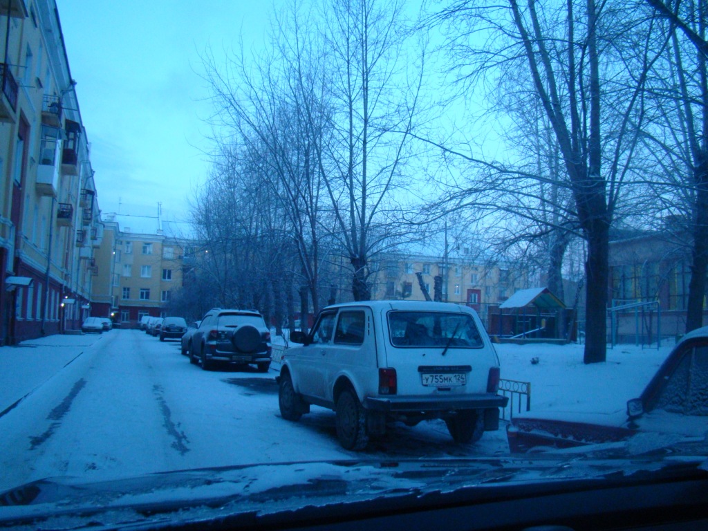 край. Красноярский, г. Красноярск, ул. Юности, д. 14-придомовая территория