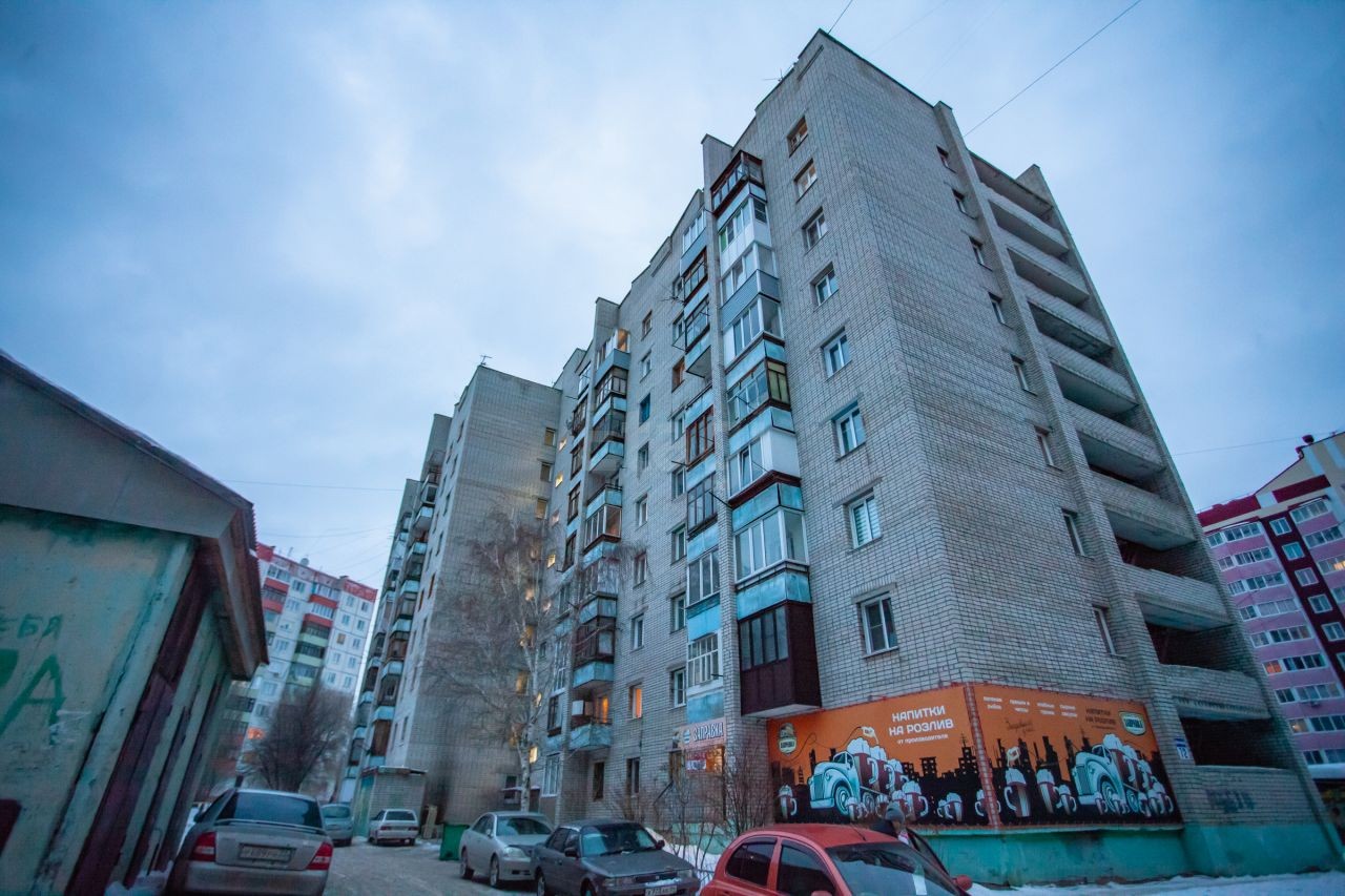 край. Алтайский, г. Барнаул, ул. Чеглецова, д. 72-фасад здания