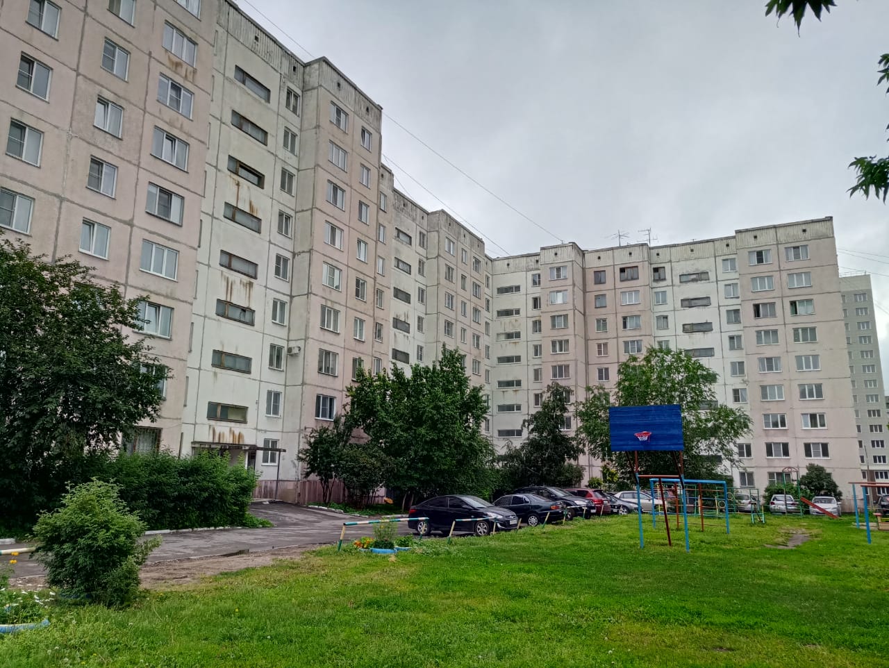 край. Алтайский, г. Барнаул, ул. Червонная, д. 2-фасад здания