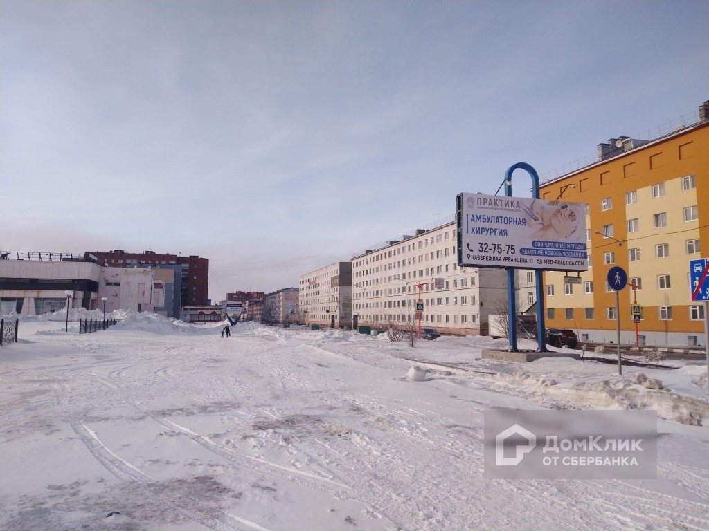 край. Красноярский, г. Норильск, ул. Комсомольская, д. 30-придомовая территория