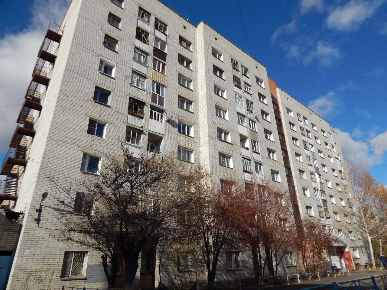 обл. Курганская, г. Курган, ул. Алексеева, д. 4-фасад здания