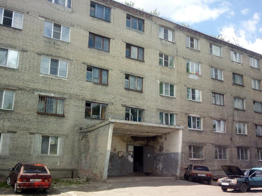 обл. Курганская, г. Курган, ул. Бурова-Петрова, д. 95-фасад здания