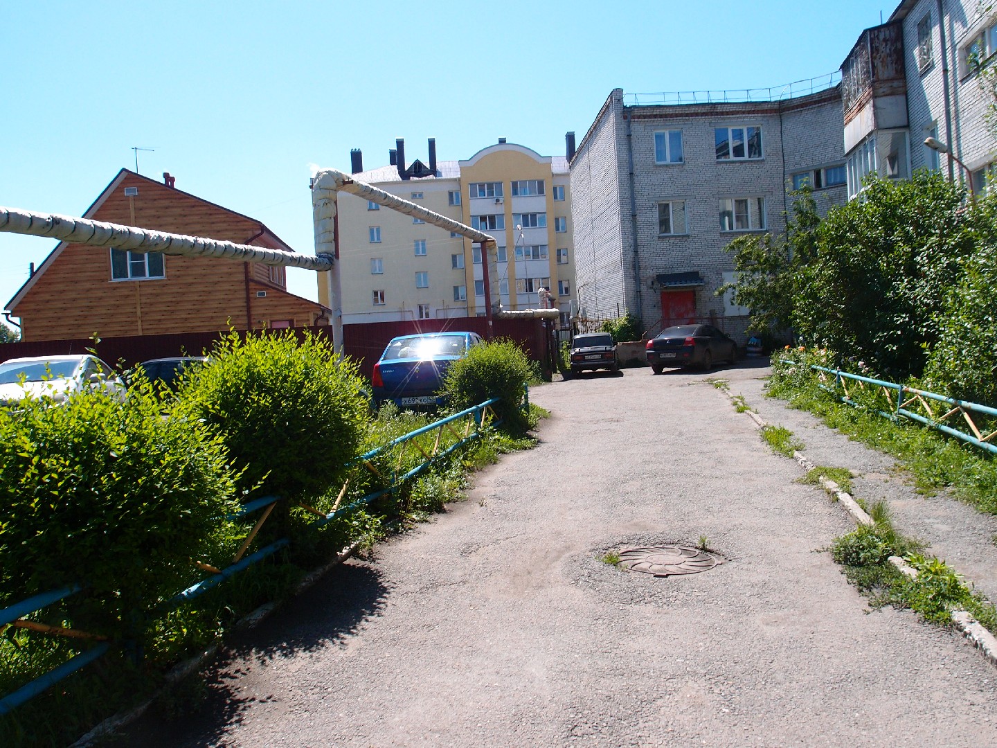 обл. Курганская, г. Курган, ул. Гагарина, д. 36б-придомовая территория