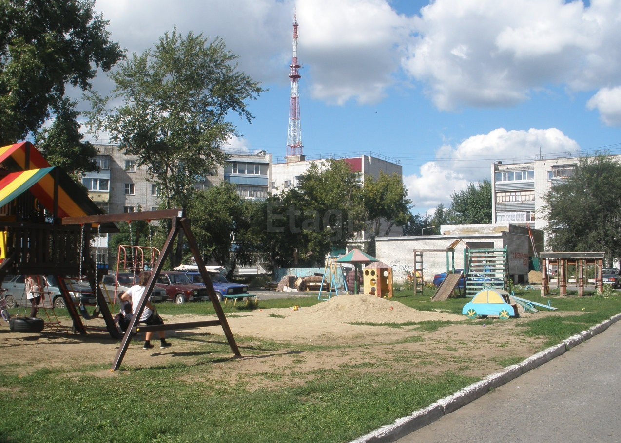 обл. Курганская, г. Курган, ул. Дружбы, д. 8-придомовая территория