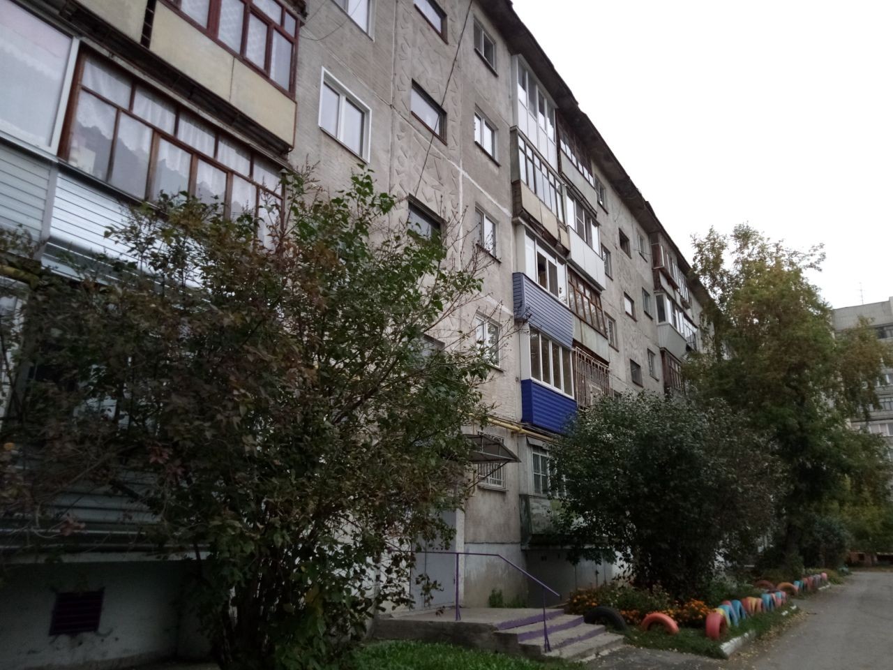 обл. Курганская, г. Курган, ул. Карбышева, д. 12-фасад здания