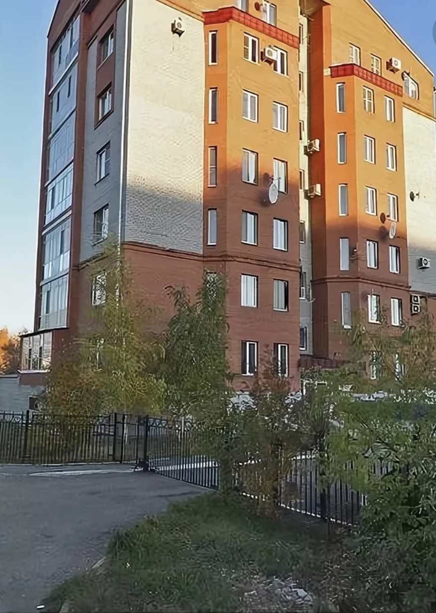 обл. Курганская, г. Курган, ул. Карельцева, д. 111А-фасад здания
