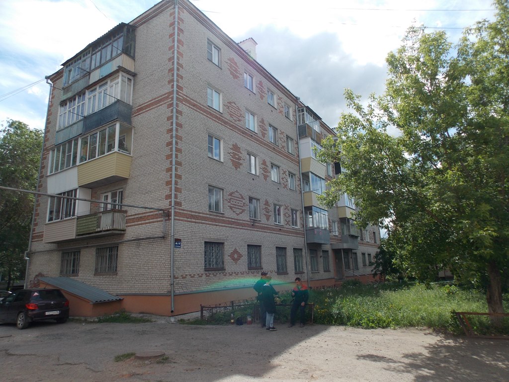 обл. Курганская, г. Шадринск, ул. Гагарина, д. 20-фасад здания