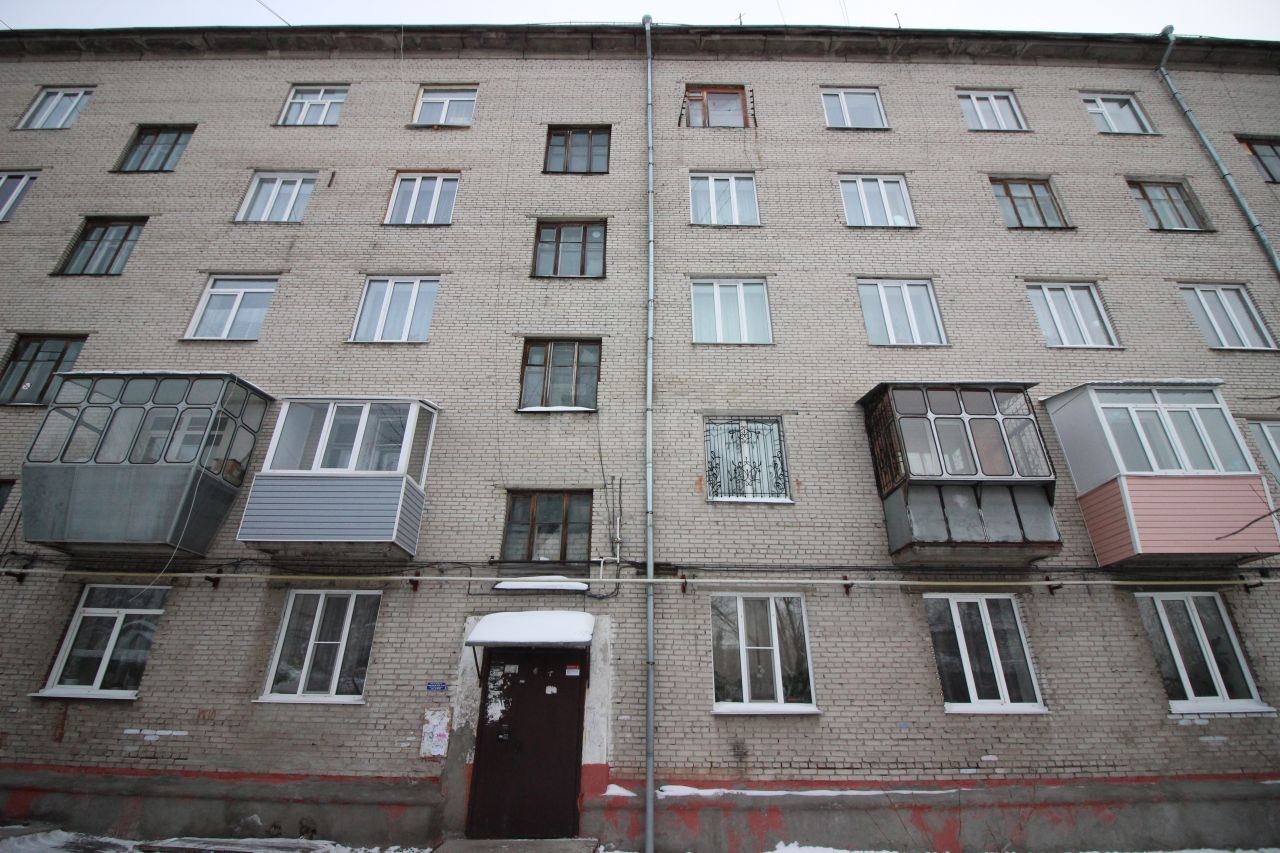 край. Алтайский, г. Барнаул, ул. 40 лет Октября, д. 29-фасад здания