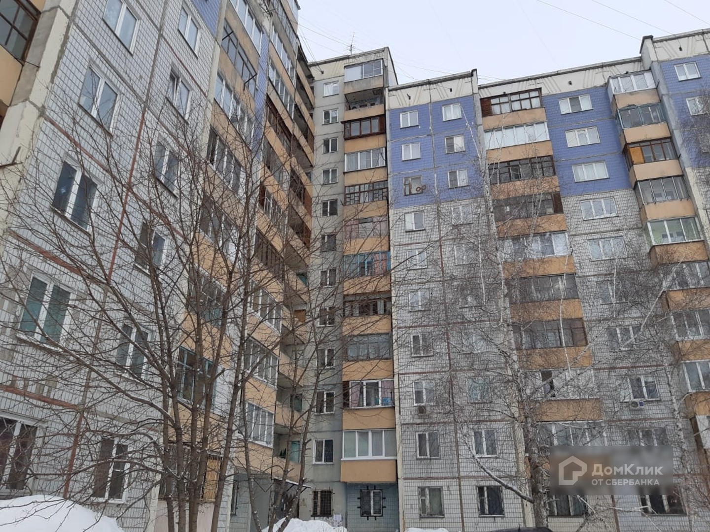 край. Алтайский, г. Барнаул, ул. Шумакова, д. 24-фасад здания