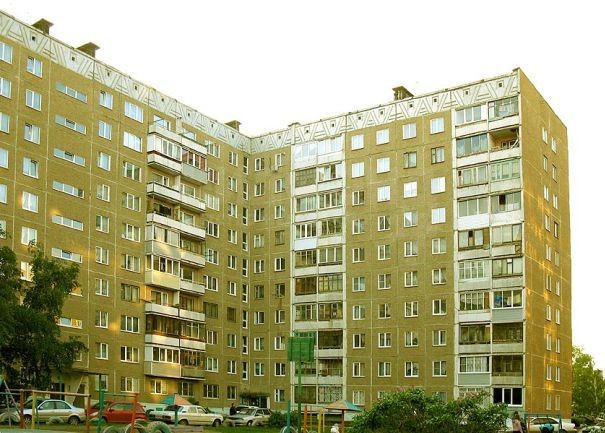 край. Алтайский, г. Барнаул, ул. Шумакова, д. 38-фасад здания
