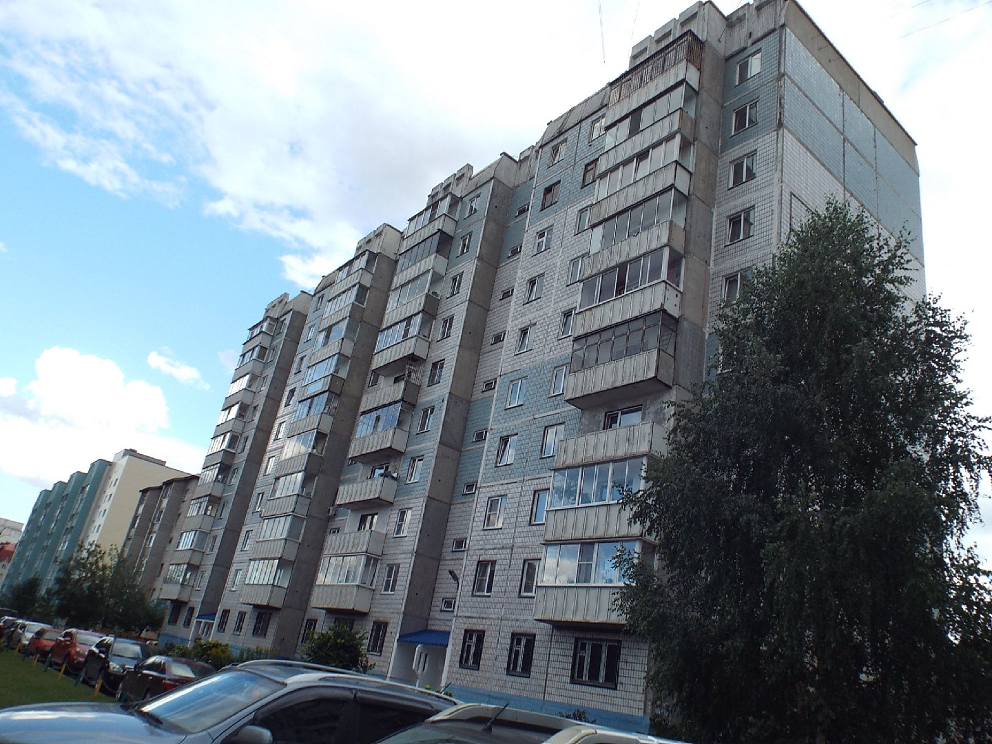 край. Алтайский, г. Барнаул, ул. Шумакова, д. 51-фасад здания