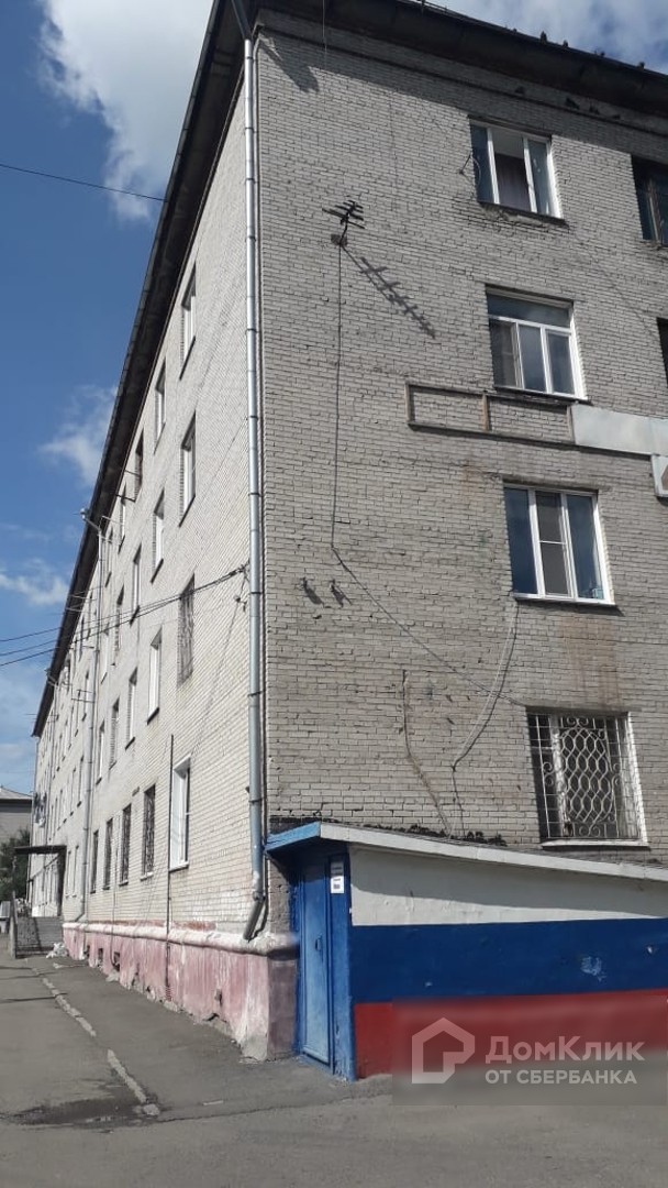 край. Алтайский, г. Барнаул, ул. 40 лет Октября, д. 33А-фасад здания