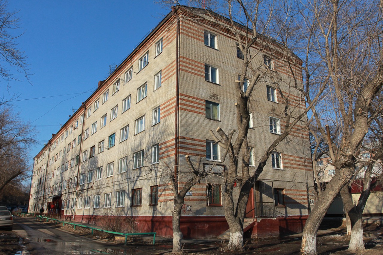 край. Алтайский, г. Барнаул, ул. Эмилии Алексеевой, д. 64-фасад здания