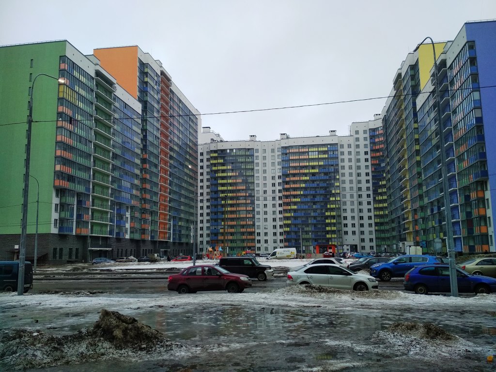 обл. Ленинградская, р-н. Всеволожский, п. Мурино, б-р. Петровский, д. 14, к. 3-фасад здания