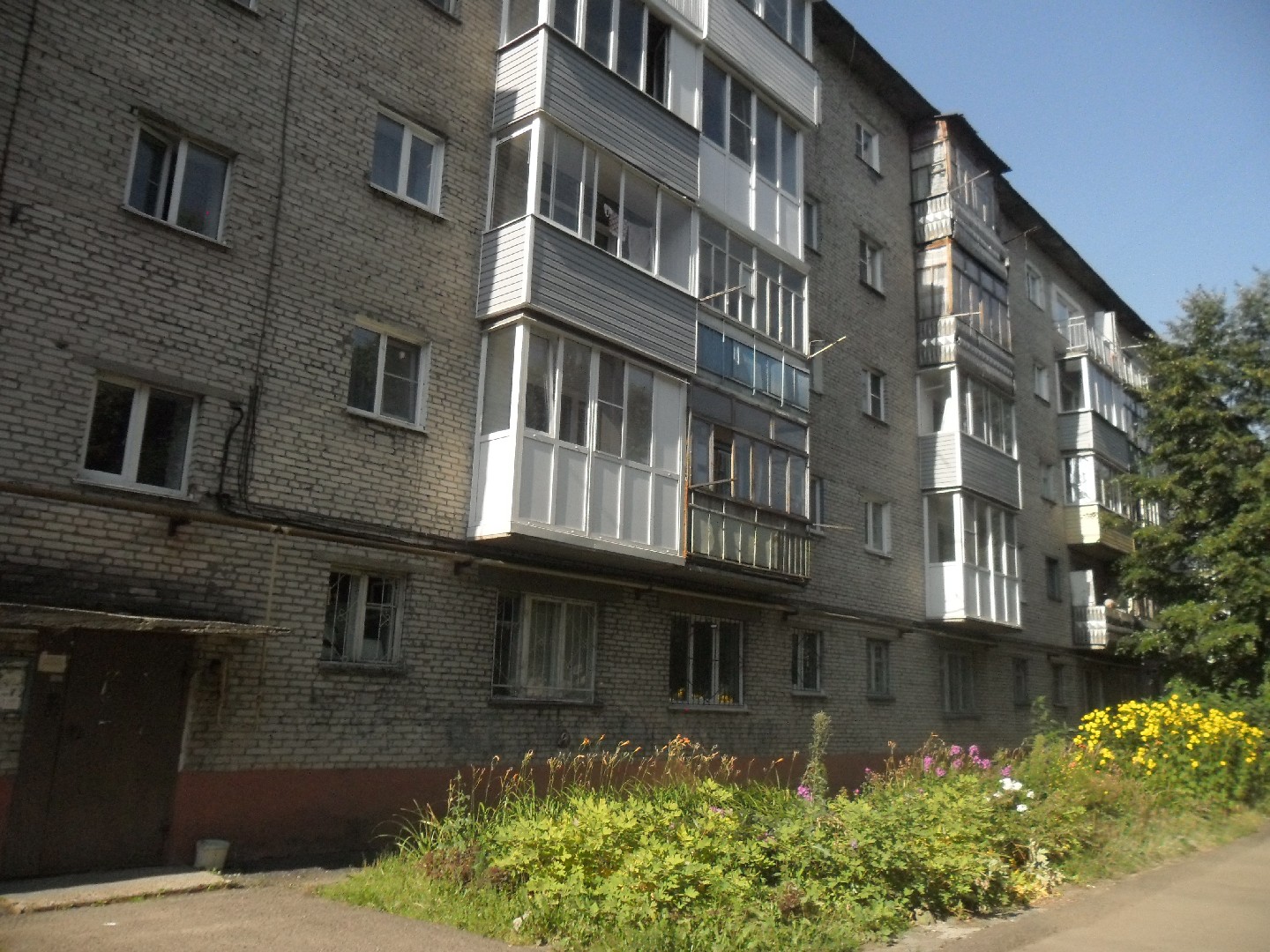 край. Алтайский, г. Барнаул, ул. Юрина, д. 118 а-фасад здания