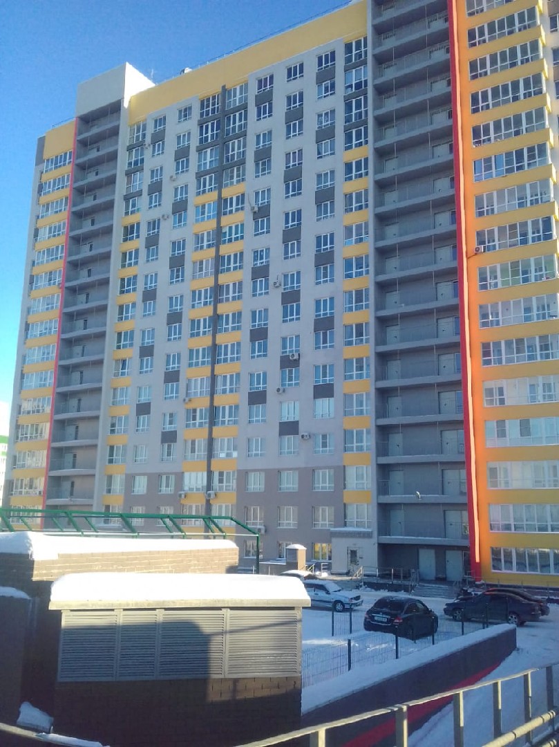 край. Алтайский, г. Барнаул, ул. Юрина, д. 180д-фасад здания