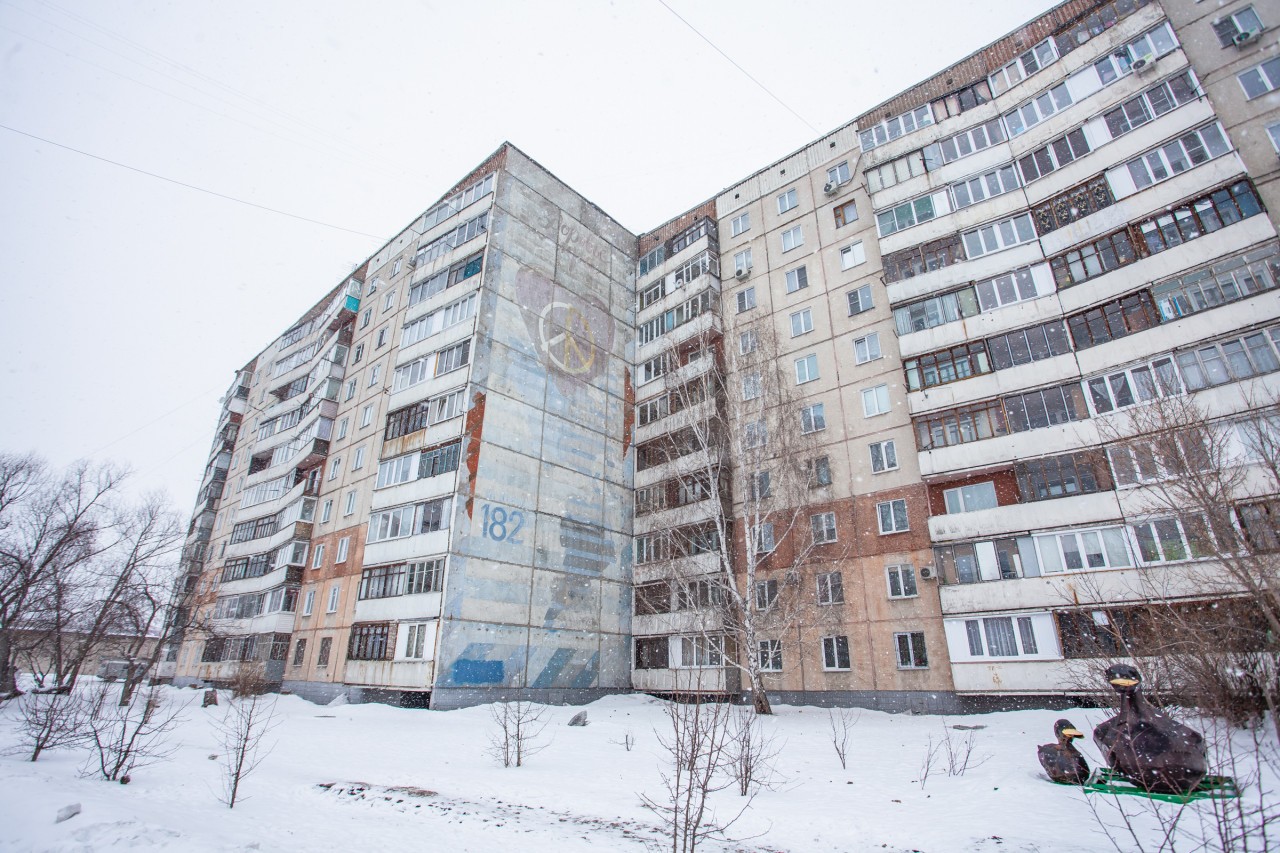 край. Алтайский, г. Барнаул, ул. Юрина, д. 182-фасад здания