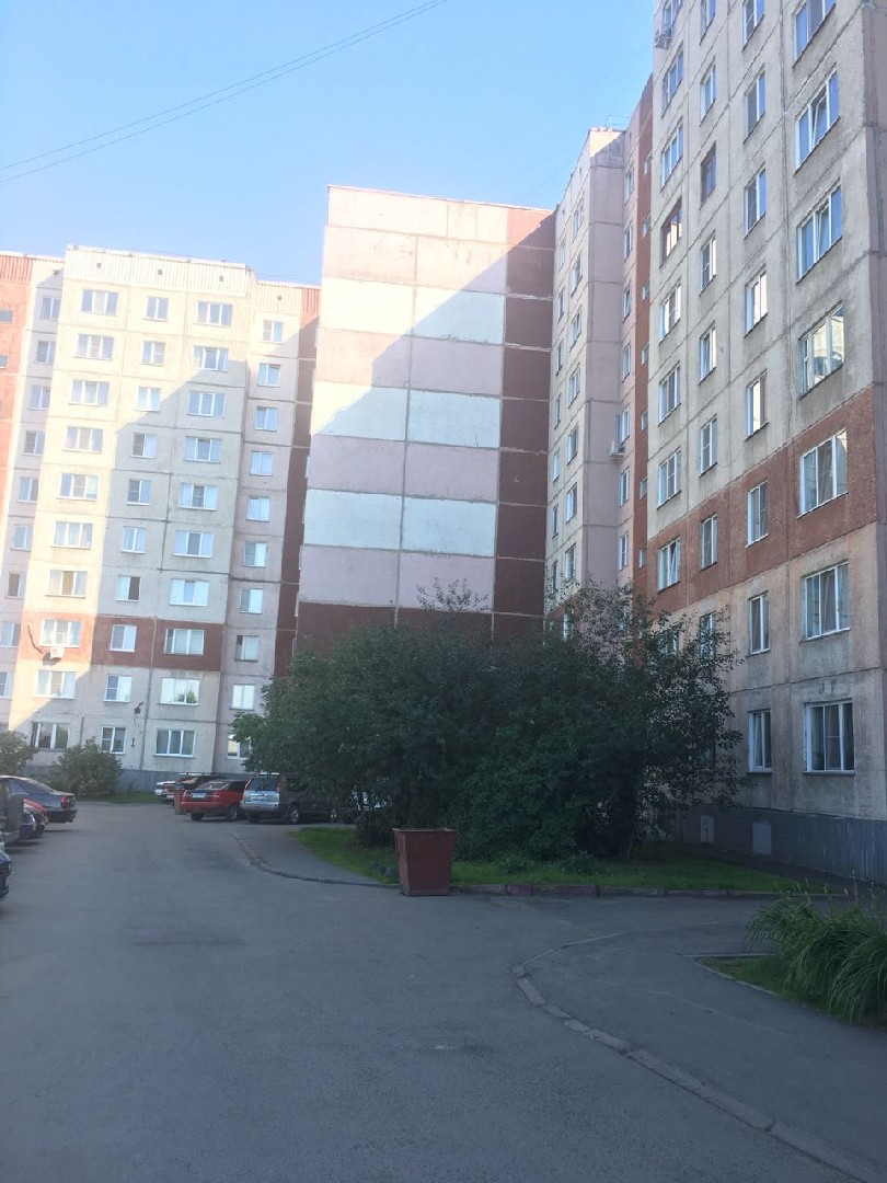 край. Алтайский, г. Барнаул, ул. Юрина, д. 182-фасад здания