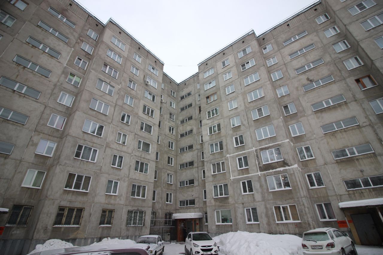 край. Алтайский, г. Барнаул, ул. Юрина, д. 208-фасад здания