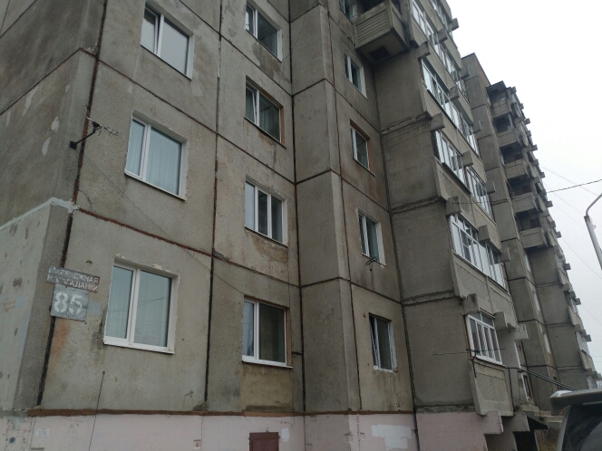 обл. Магаданская, г. Магадан, ул. Набережная реки Магаданки, д. 85-фасад здания