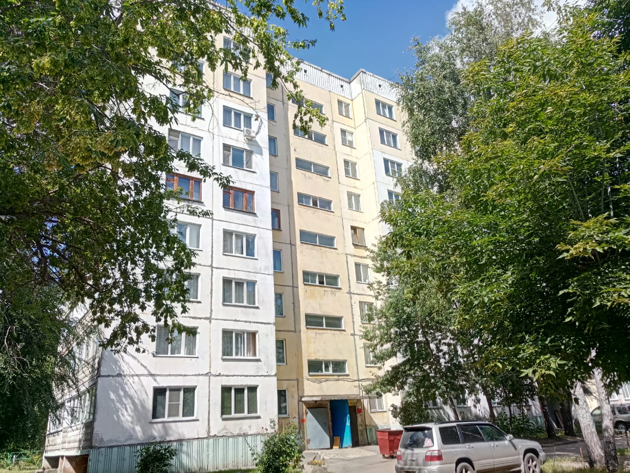 край. Алтайский, г. Барнаул, ул. Юрина, д. 273-фасад здания