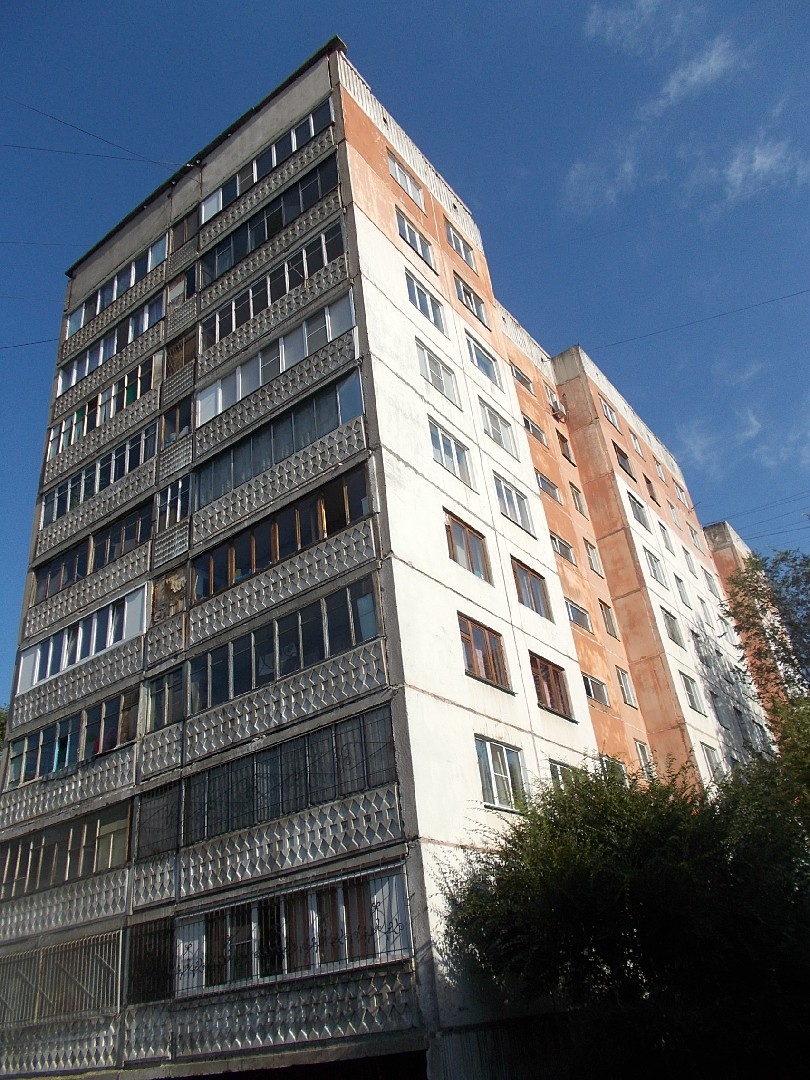 край. Алтайский, г. Барнаул, ул. Юрина, д. 281-фасад здания