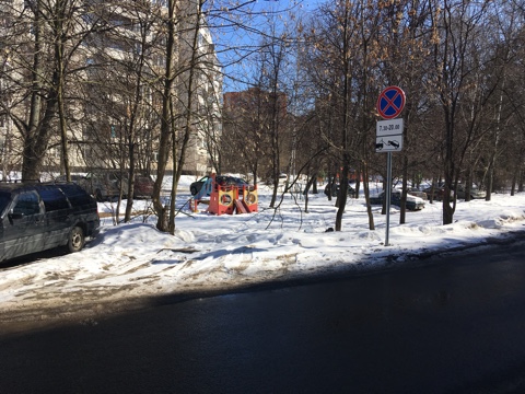 обл. Московская, г. Королев, мкр. Болшево, ул. Комитетский Лес, д. 4-придомовая территория