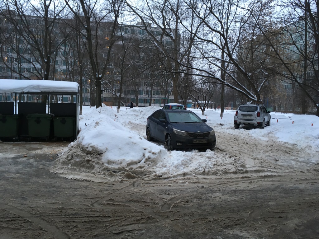 обл. Московская, г. Королев, пр-кт. Королева, д. 11в-придомовая территория