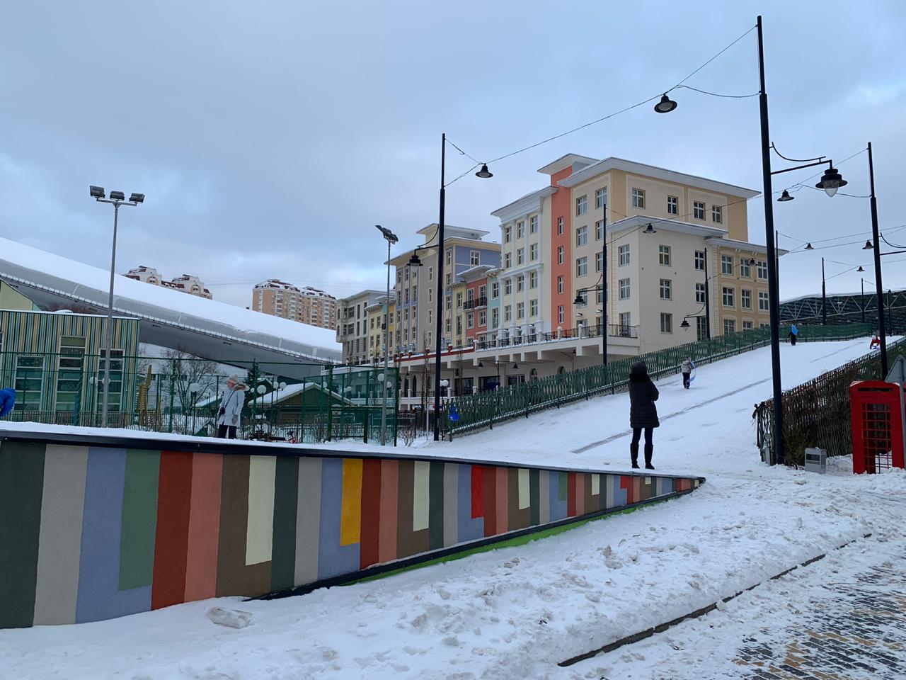 обл. Московская, р-н. Красногорский, г. Красногорск, ул. Авангардная, д. 2-придомовая территория