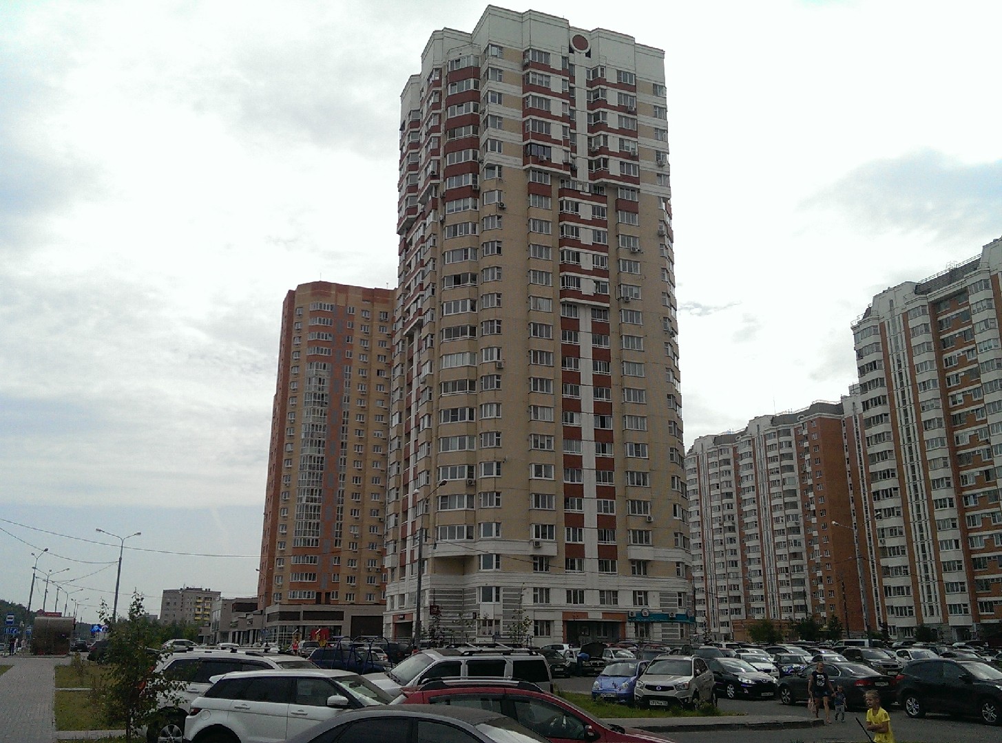 обл. Московская, г. Лобня, ул. Ленина, д. 69-фасад здания