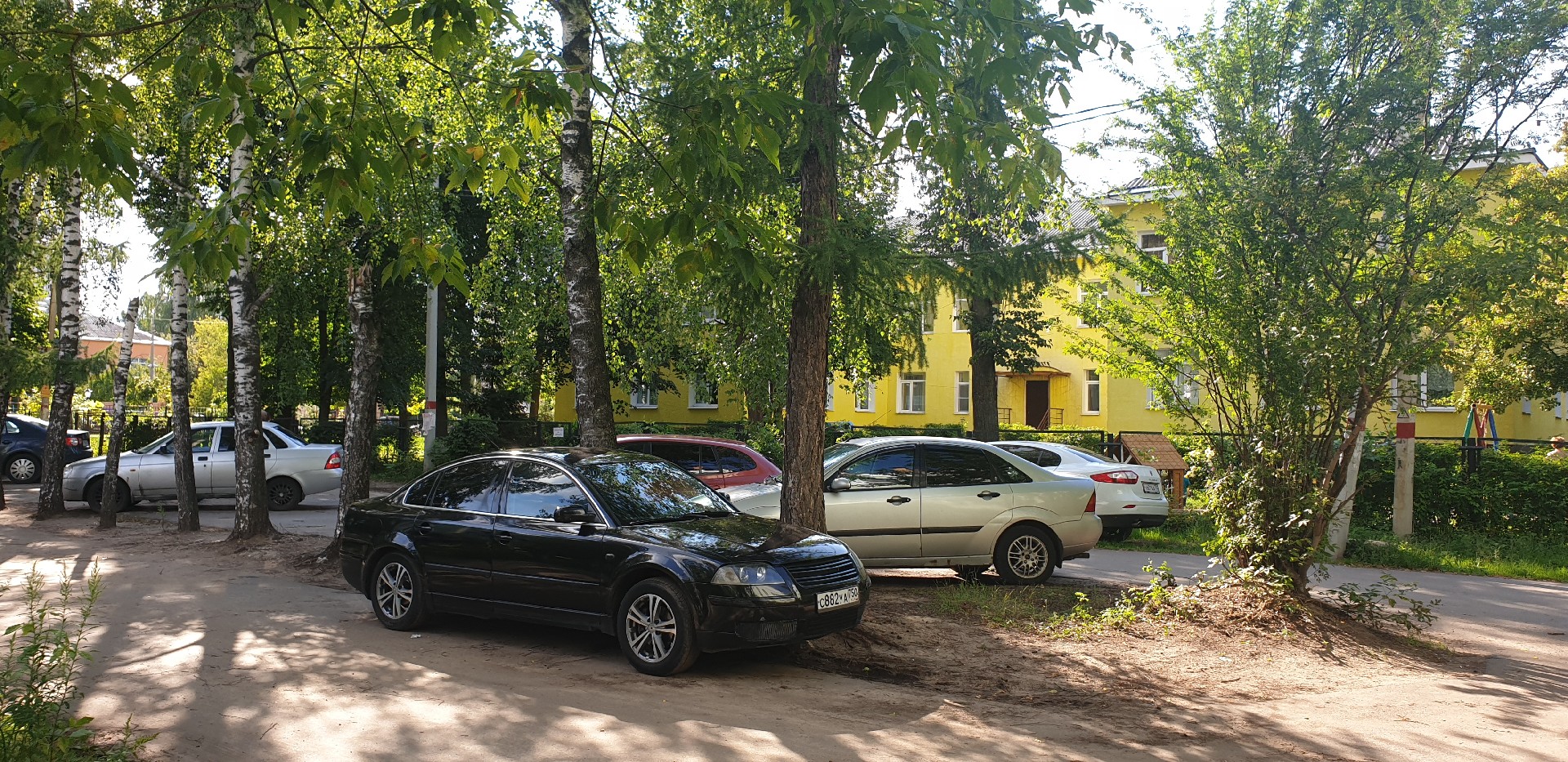 обл. Московская, г. Лосино-Петровский, ул. Горького, д. 8-придомовая территория