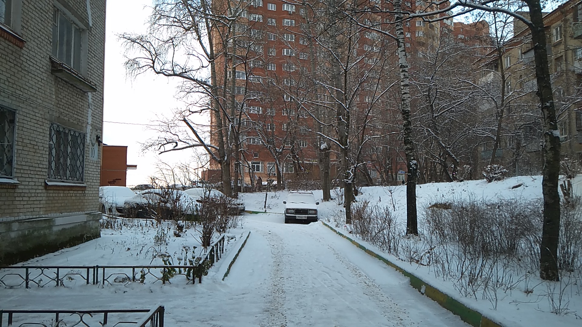 обл. Московская, г. Лыткарино, ул. Набережная, д. 10-придомовая территория