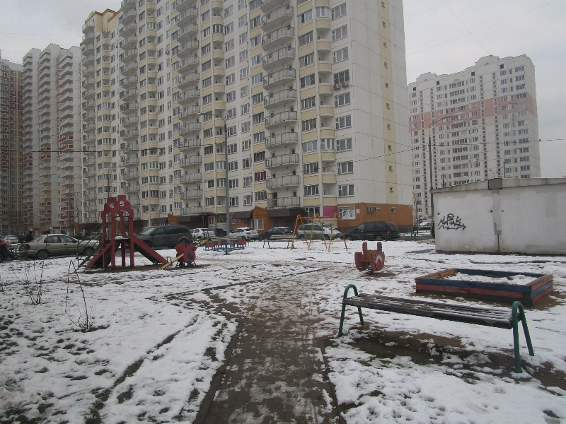 обл. Московская, р-н. Люберецкий, г. Люберцы, пр-кт. Комсомольский, д. 12-придомовая территория