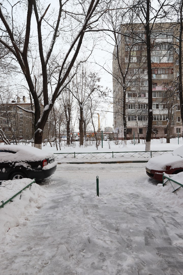 обл. Московская, р-н. Люберецкий, г. Люберцы, пр-кт. Октябрьский, д. 327-придомовая территория